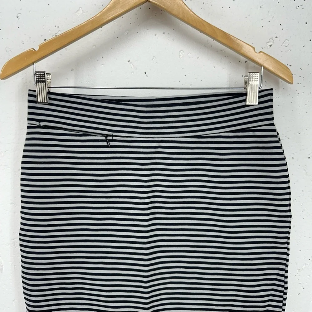 Toad&Co Women's Size Small Paseo Black Gray Striped Stretch Skirt
